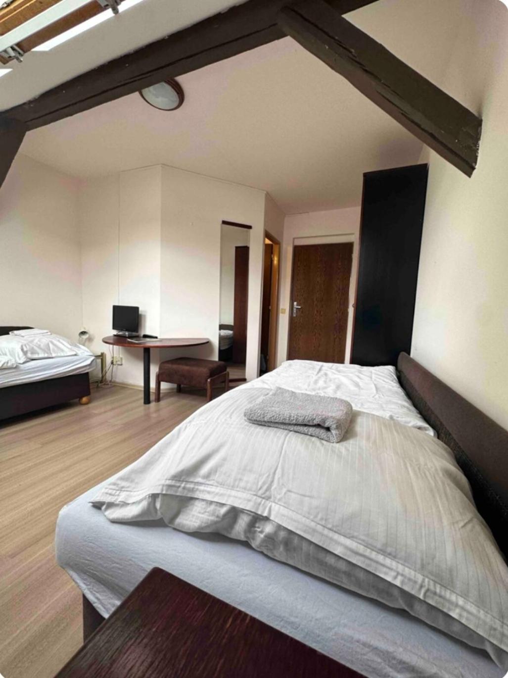 Private Apartment Near The Centre Pressburg Exterior foto